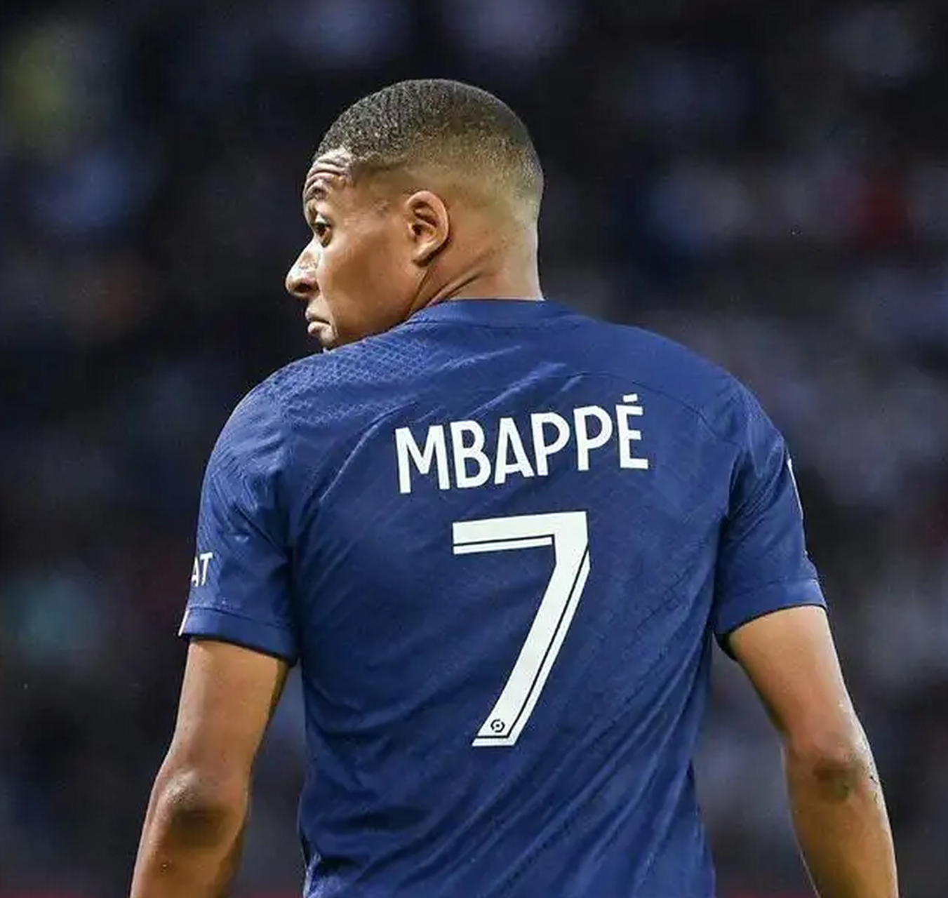 曼联绝杀巴萨，姆巴佩梅开二度法甲